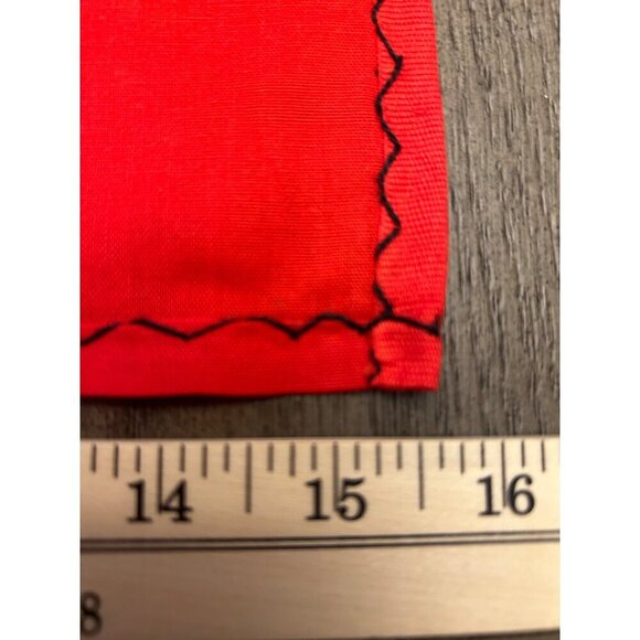 Set Of 6 Red Embroidered Napkins With Heart & Dot Design - Picture 6 of 7